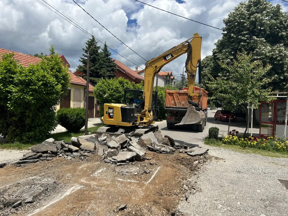 Cetinje: Počela rekonstrukcija Ulice Pavla Rovinskog