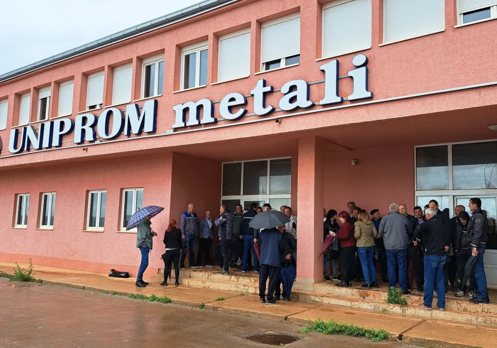 Biv&scaron;i radnici blokirati rad kompanije iako im Uniprom metali ne duguje ni&scaron;ta već država