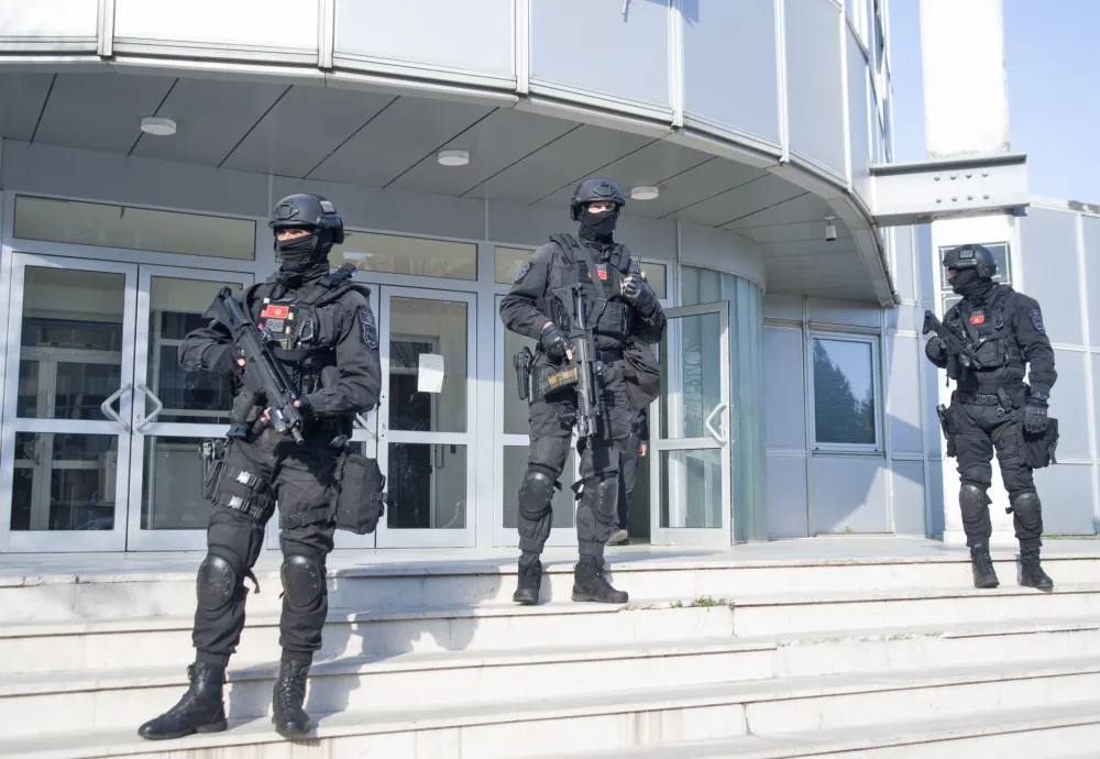 U svim crnogorskim gradovima policija vr&scaron;i pretrese