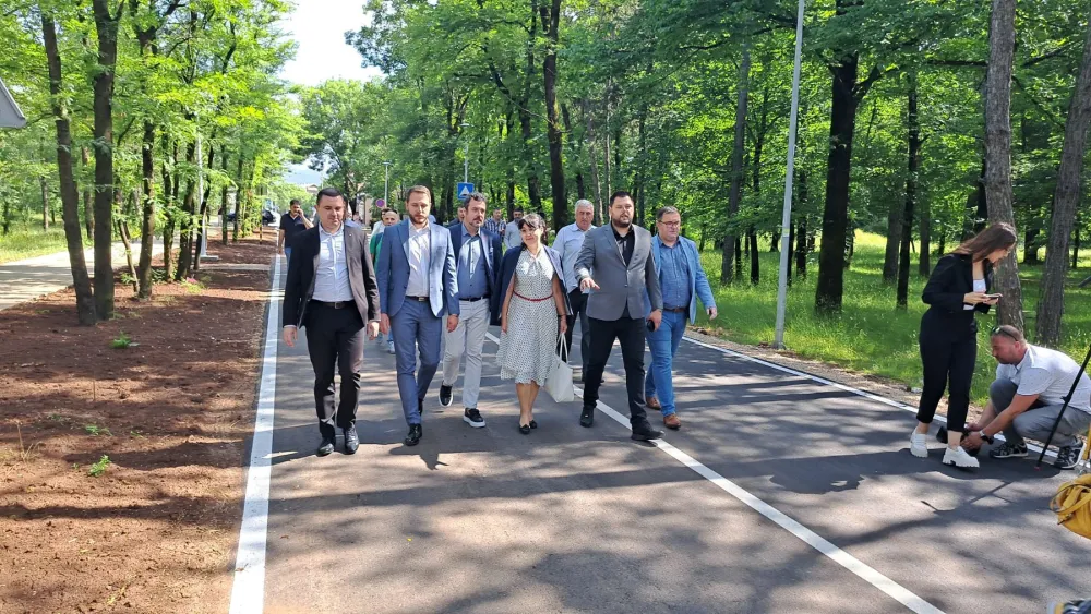 Nik&scaron;ić: Оtvorena rekonstruisana Ulica Voja Deretića