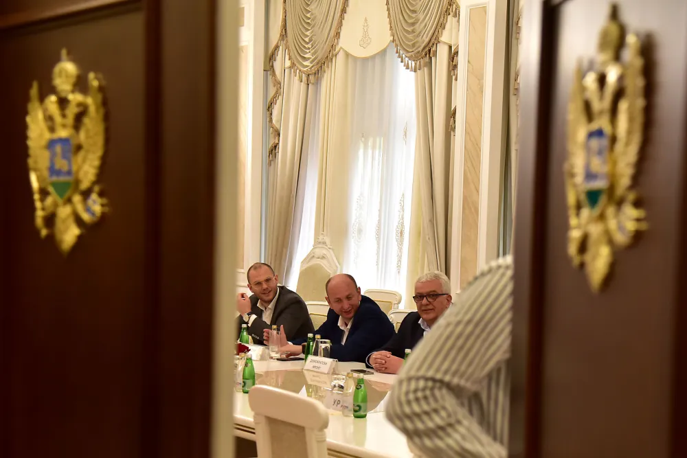 &Scaron;ta će nam donijeti dobiјanje pozitivnog IBAR-a, osim pro&scaron;irenja Vlade: Depresivni optimizam parlamentarne većine