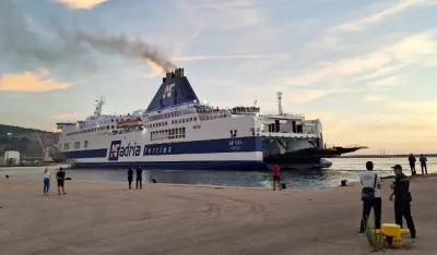 Spajić: Trajekt Adria Ferrys uplovio u Luku Bar