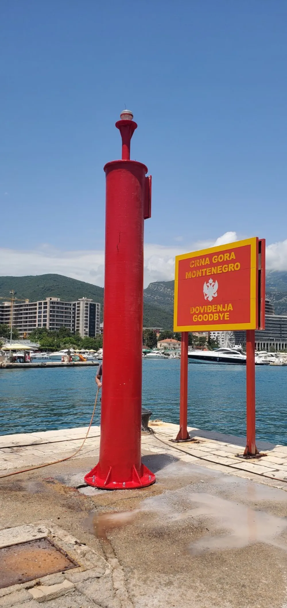 Postavljen novi svetionik u Luci Budva