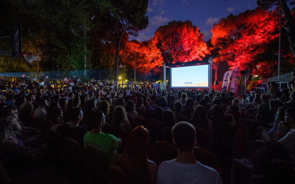 Sa jedne od festivalskih večeri u Njego&scaron;evom parku