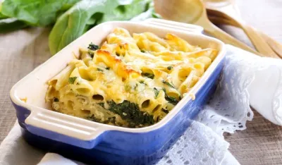 Zapečene makarone sa feta sirom i spanaćem