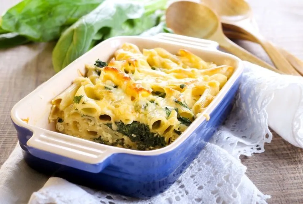 Zapečene makarone sa feta sirom i spanaćem