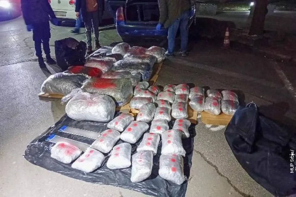 Državljani Albanije robiјaće i platiti po 15.000&nbsp;zbog &scaron;verca 440 kilograma droge