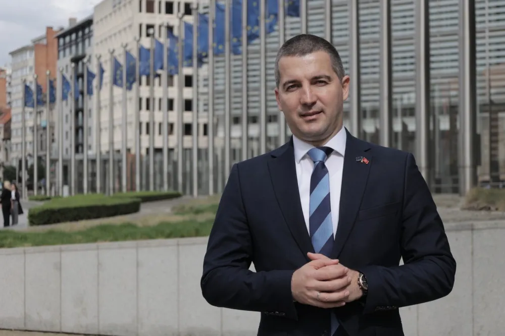 Bečić: Raduj se Crna Goro, evropski san postaje java