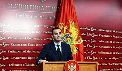 Konatar: Spajić sinoć bio u Podgorici,&nbsp;izlaz iz&nbsp;galimatijasa je&nbsp;organizovanje novih izbora