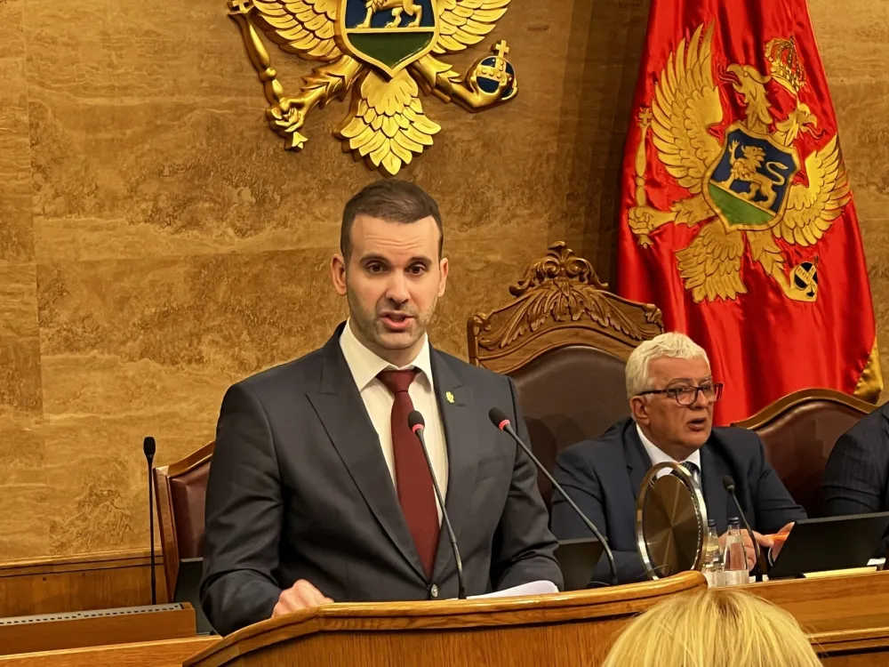 Umјesto premiјerskog sata, čas neozbiljnosti