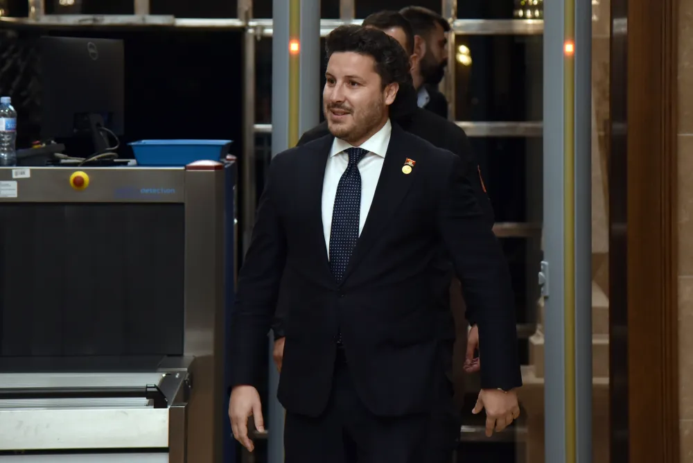 Abazović: Spajić pobjegao sa Premijerskog sata uz pomoć DPS-a
