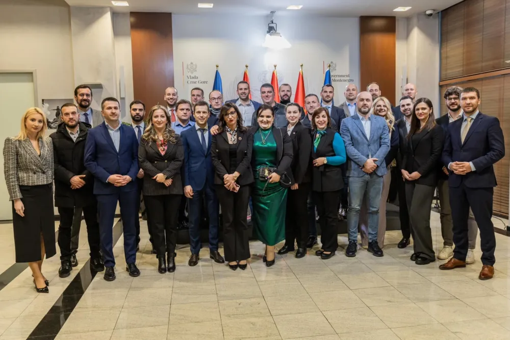 PES: Tragikomični performans DPS-a, postali su antisistemska partija