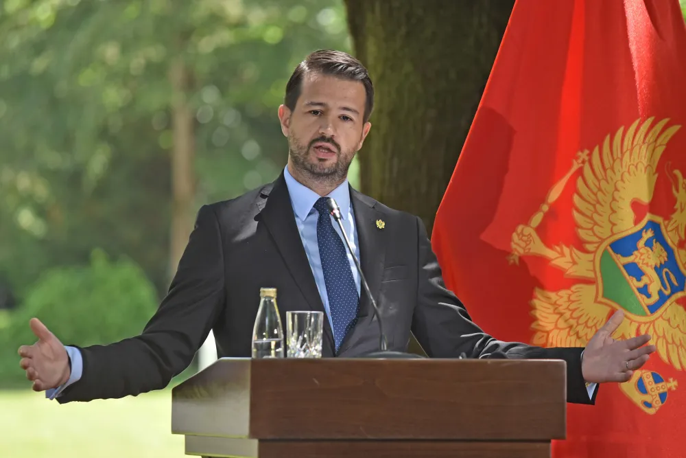 Milatović poziva lidere parlamentarnih partija da ih informi&scaron;e o razgovorima u Briselu