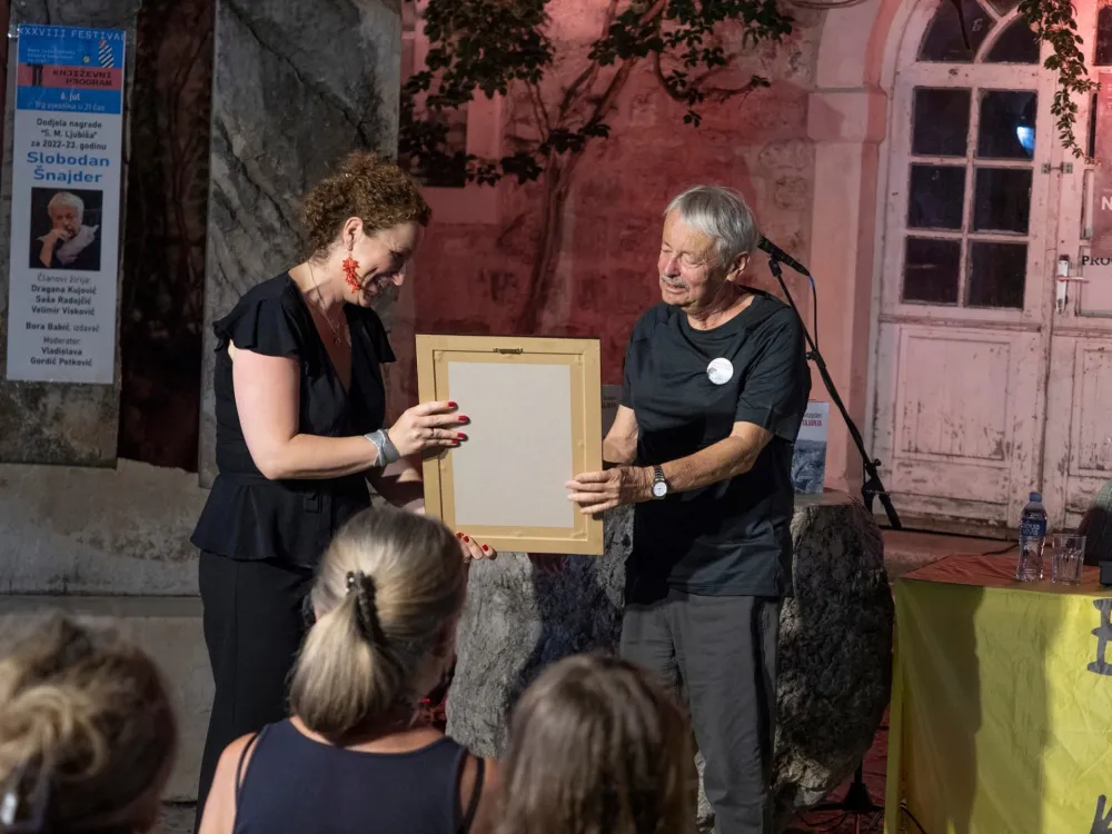 Nagrada &bdquo;Stefan Mitrov Ljubi&scaron;a&rdquo; uručena Slobodanu &Scaron;najderu