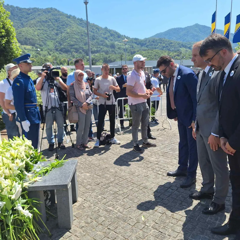 Evropski savez: Vujović, &Scaron;ehović i Belan u Srebrenici odali po&scaron;tu žrtvama genocida