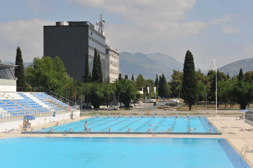 Sportski objekti mijenjaju cijene: Kupanje na bazenima biće četiri eura