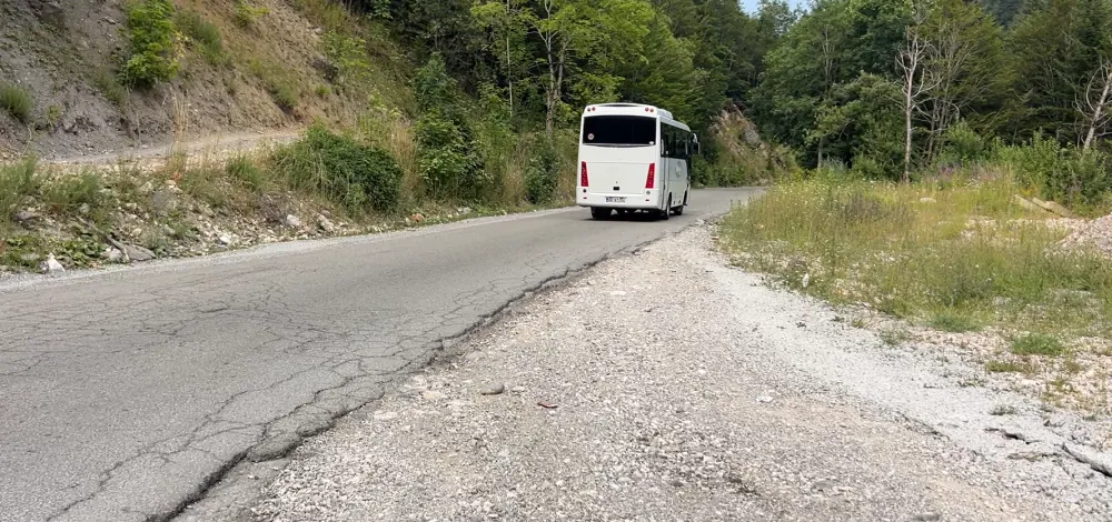(VIDEO) Poјačana frekvenciјa vozila na putu Kola&scaron;in &ndash; Jezerine: Turizam i prirodne ljepote pod točkovima kamiona
