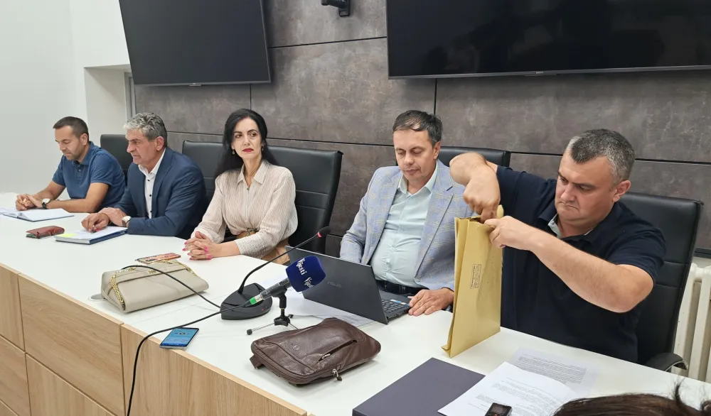 8B Capital jedinmi ponuđač za zakup pogona Željezare
