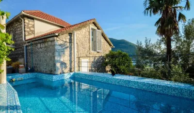 Vila Gorana Bregovića na Bookingu