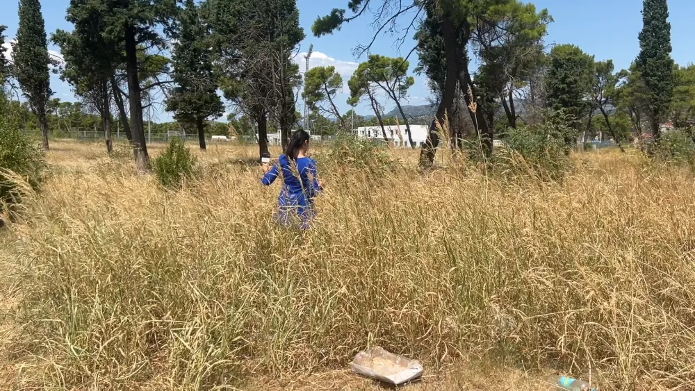 (VIDEO) Potpuno zapu&scaron;tena park &scaron;uma u Orјenskoј ulici na Murtovini: Bolje pokositi trimerom nego &scaron;ibicom