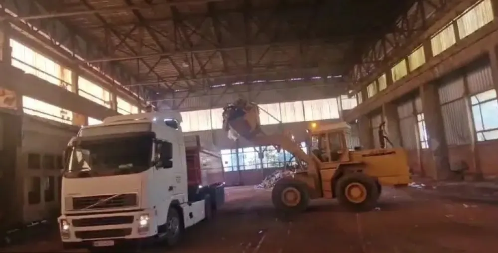 Uklonjen otpad iz Željezare i transportovan na deponiju u Podgorici