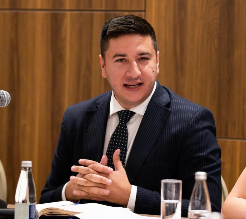 Dajković: Zabraniti nastupe Desingerice, truje na&scaron;u omladinu