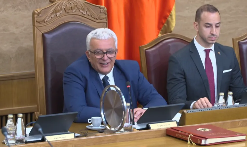 (VIDEO)&nbsp;Mandić: Danas nema Premijerskog sata, nećemo dati da nas bilo ko ponižava