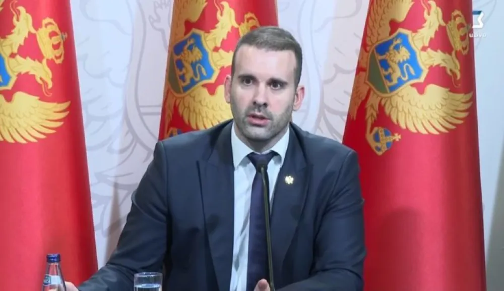 Odgovori Spajića na pitanja poslanika