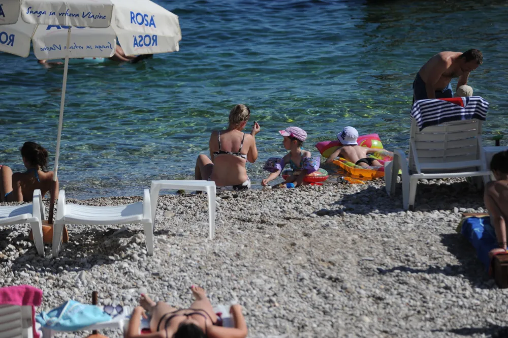Sjutra oblačno sa dužim sunčanim periodima, do 35 stepeni