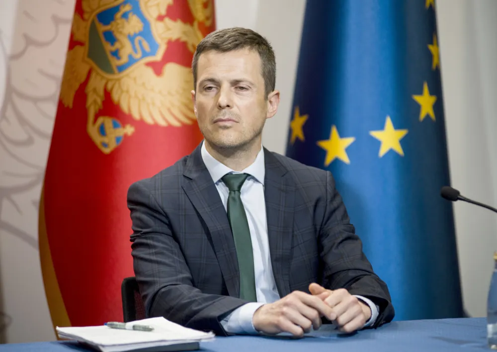 Sa&scaron;a Mujović riječ dana