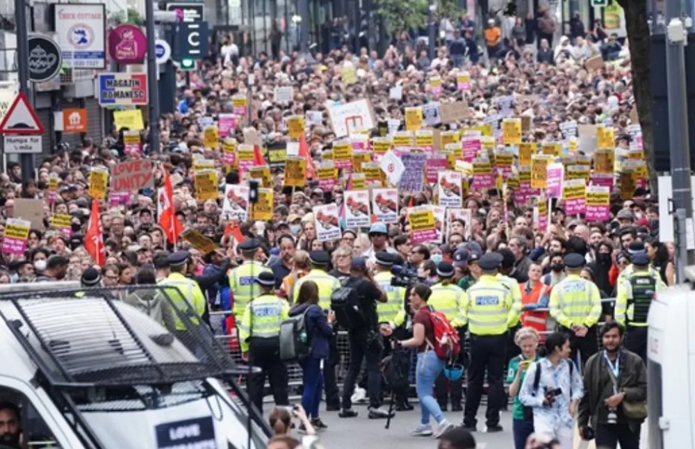 Demonstracije u Britaniji