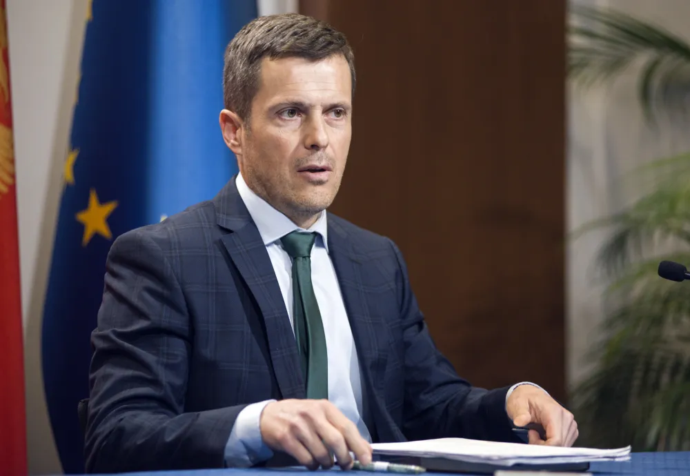 Mujović: Nema zapo&scaron;ljavanja u državnim energetskim kompanijama bez saglasnosti Ministarstva