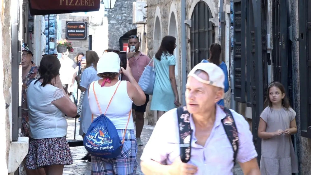 Turisti odu&scaron;evljeni plažama, prirodom i crnogorskim gostoprimstvom