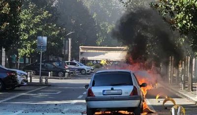 (FOTO) Podgorica: Zapalio se automobil