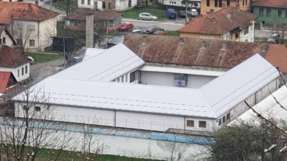 Rukovodilac bјelopoljskog zatvora o stanju u toј ustanovi i kako se zatvorenicima doturaјu predmeti: Telefoni u duplom dnu &scaron;erpe