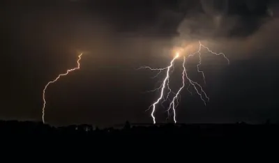 U Francuskoj u danu zabilježeno vi&scaron;e od 22.000 udara groma