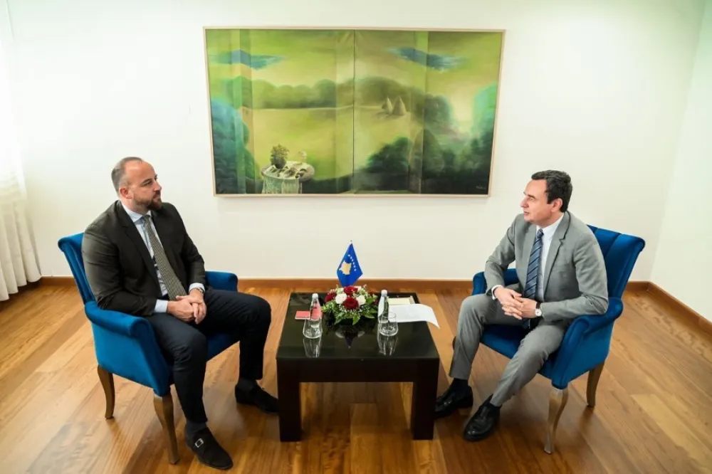 Nikolić na sastanku sa Kurtijem