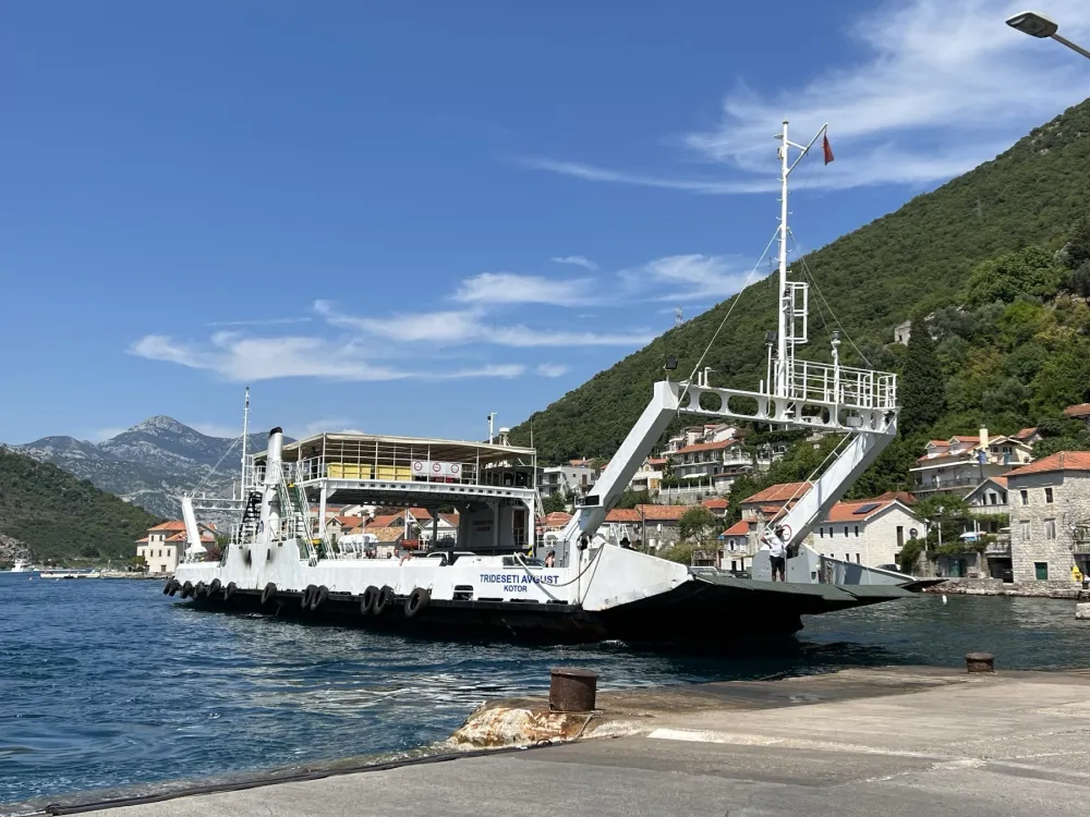 Trajektima svakodnevno preko 8.500 vozila, avgust bolji od pro&scaron;logodi&scaron;njeg
