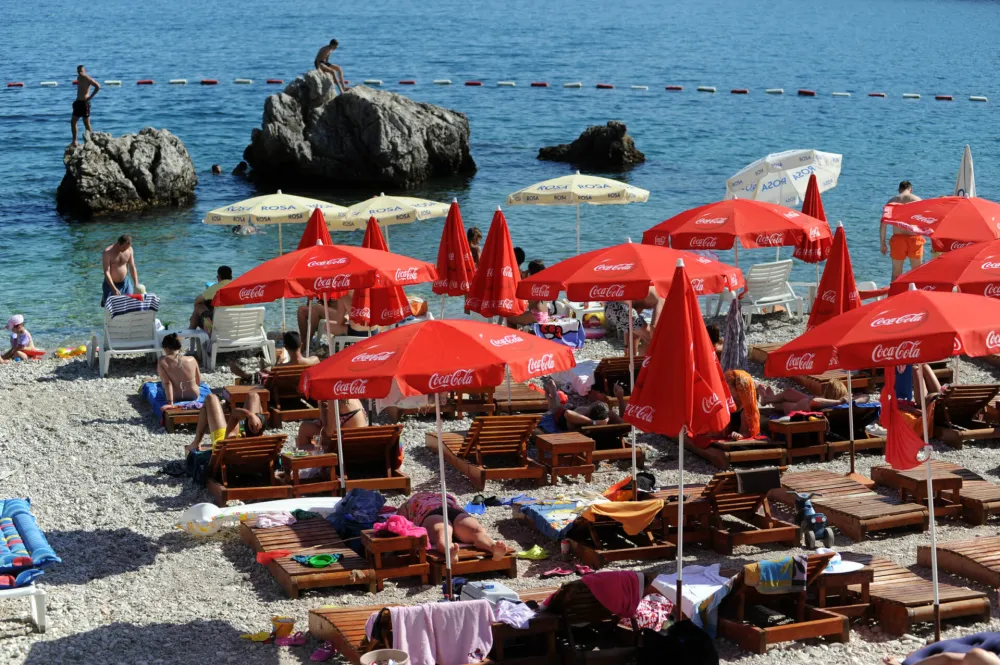 U Herceg Novom 21,98 hiljada turista