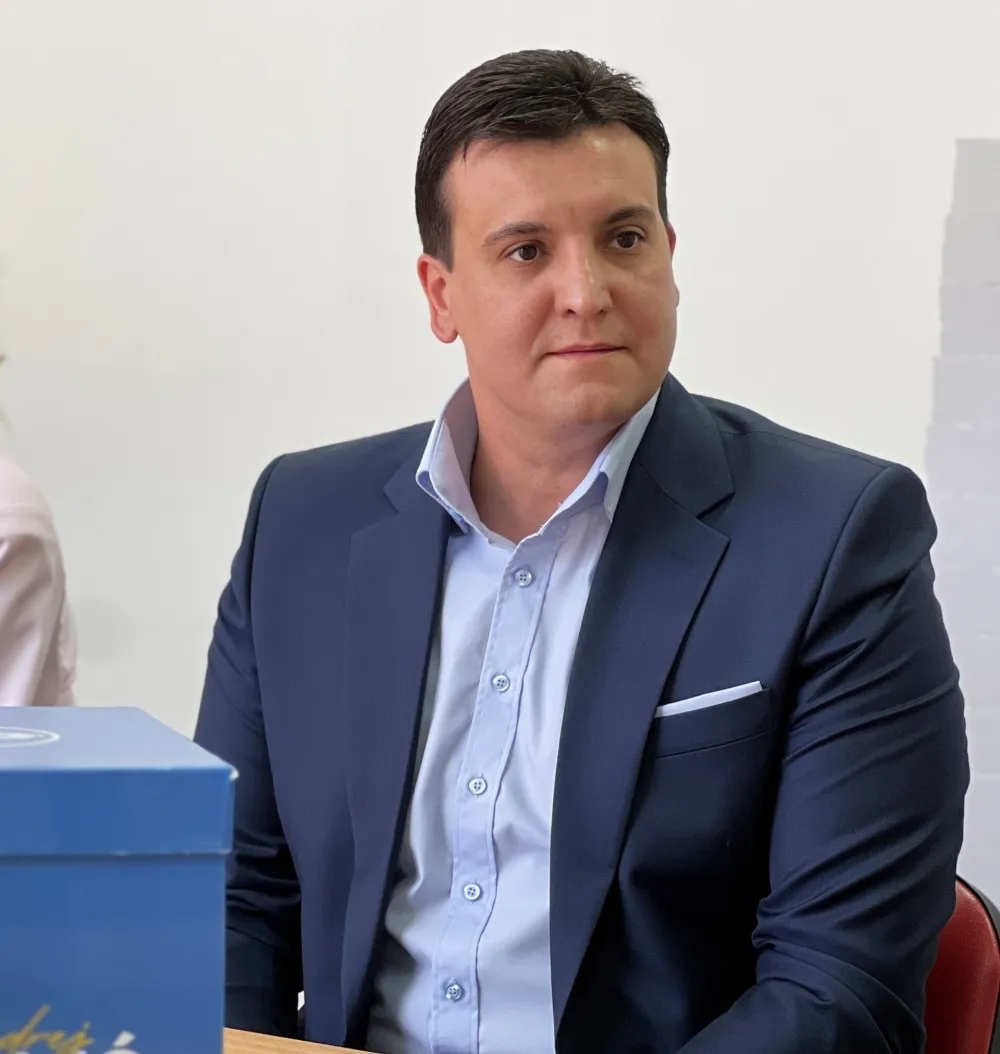 Milović: Mujović vi&scaron;edecenijski aktivista DPS-a, radio izbore za Ivana Vukovića