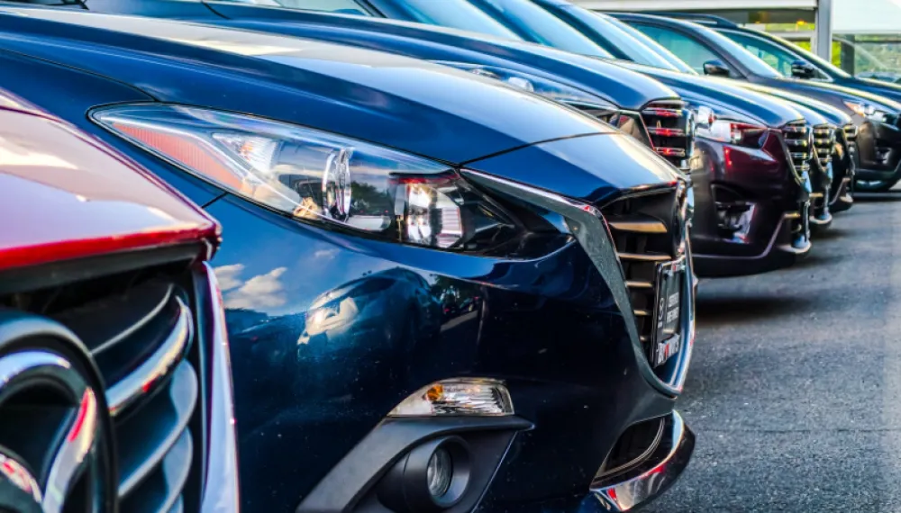 Prodaja novih automobila u Rusiji porasla 52 odsto