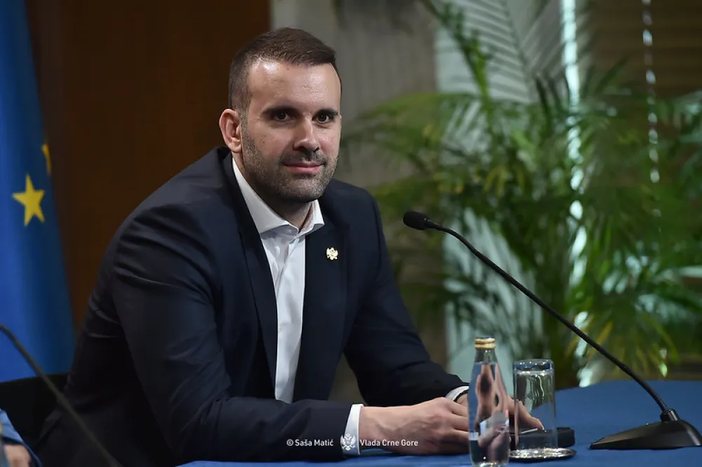 Građani će dobiti najveće povećanje plata u istoriji Crne Gore"