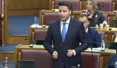 Abazović: Ko se ugradio u 19 miliona eura od kupovine brodova?