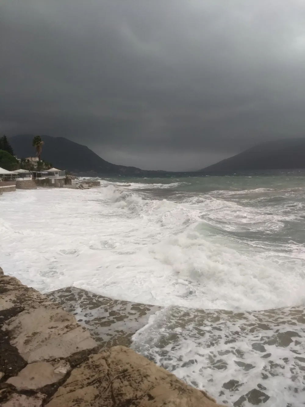 Danas promjenljivo oblačno, do 32 stepena
