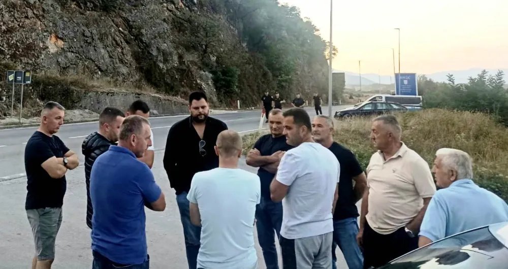 Budo&scaron; ponovo blokiran, Kovačević podržao mje&scaron;tane Stra&scaron;evine i Kličeva