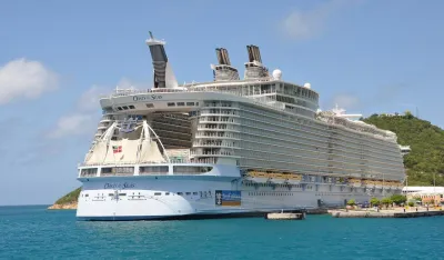 Turisti sa kruzera plaćaće 20 eura za dolazak na grčka ostrva Mikonos i Santorini