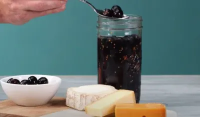 Pravo je vrijeme za tur&scaron;iju od grožđa: Recept kako da sačuvate voće tokom zime na drugačiji način