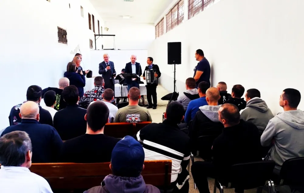 Detalj programa održanog u bjelopoljskom zatvoru danas 
