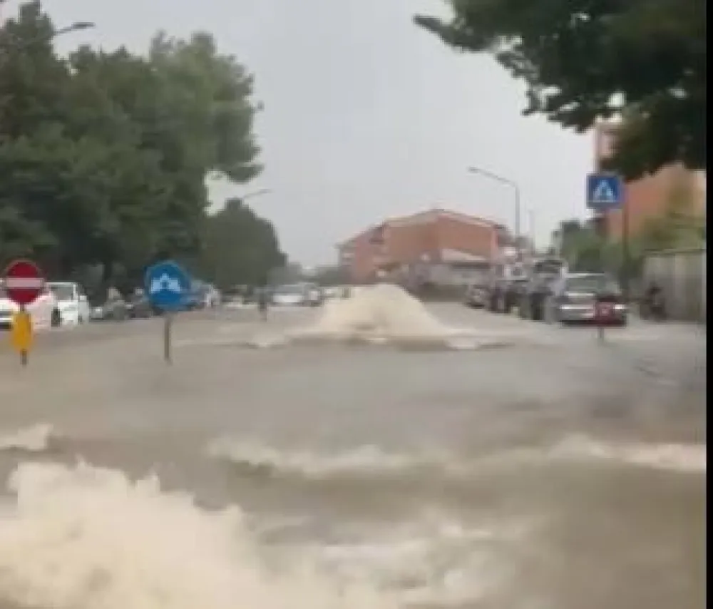 (VIDEO) Intenzivne oluje stigle do Italije: U centralnoj Evropi stradala 21 osoba