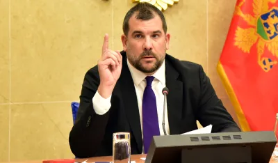 Krapović: Predlog odluke o razrje&scaron;enju Lazarevića negdje stavljen da lebdi sa strane